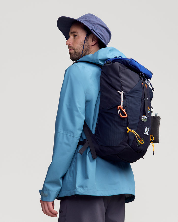 b1611_902_trailhead_pack_20l_black_m_b_1600x2000_2a2e340_1756934149000